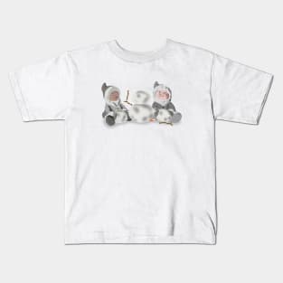 Making a snowman Kids T-Shirt